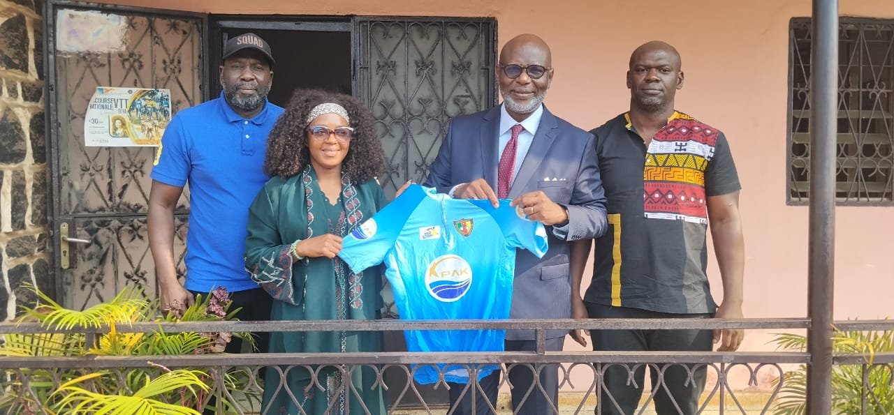 Présentation officielle maillot PAK